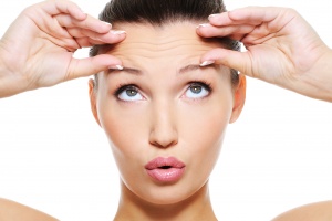 3 Tips to Smooth Forehead Creases